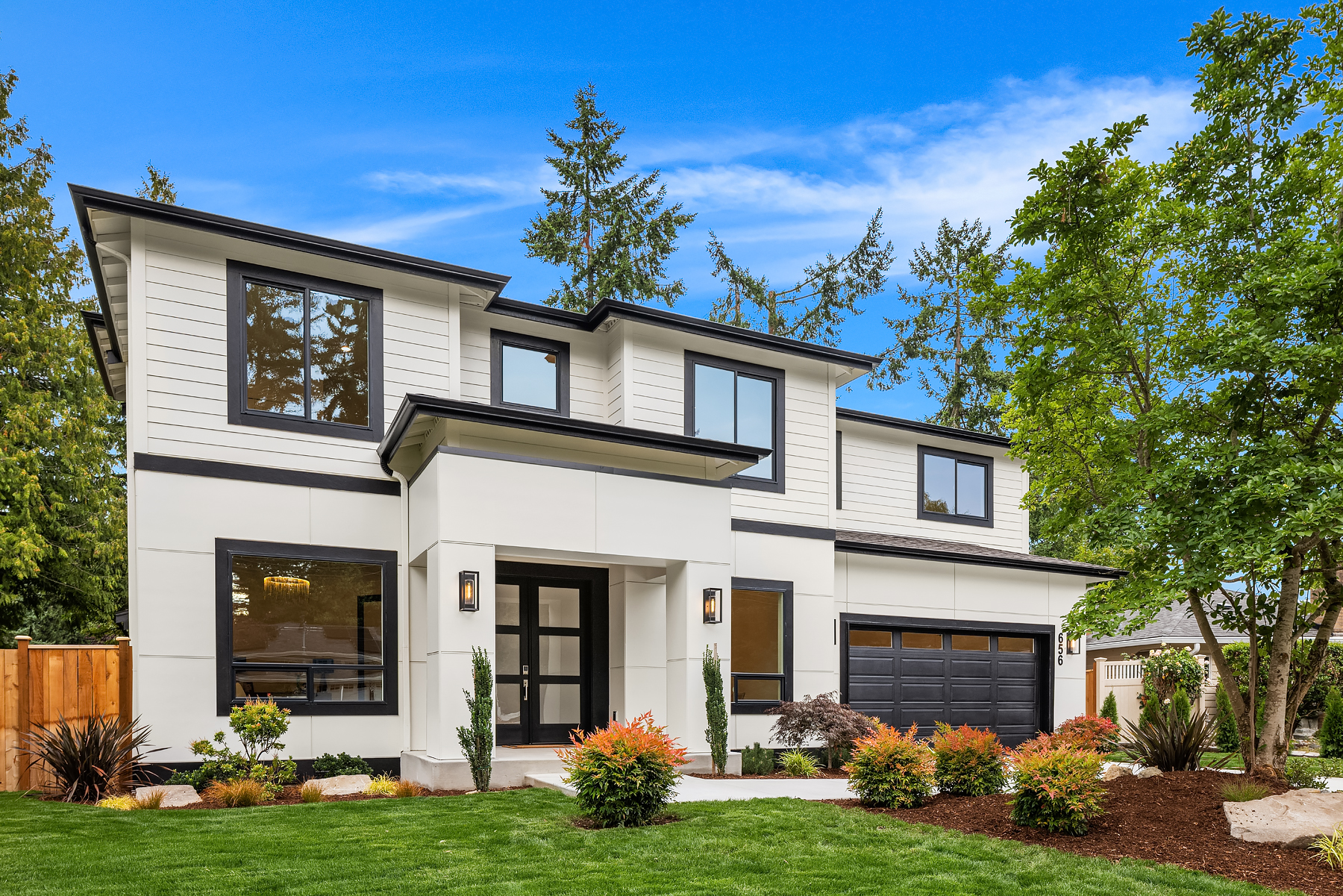 656 Bellevue (Crossroads)
